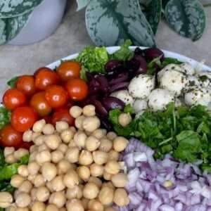 Hearty mealtless salad